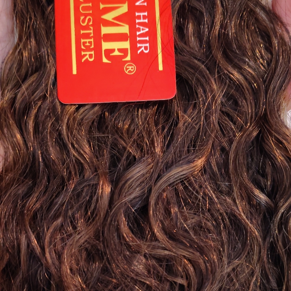 Supreme Chestnut Wavy Hair Extensions